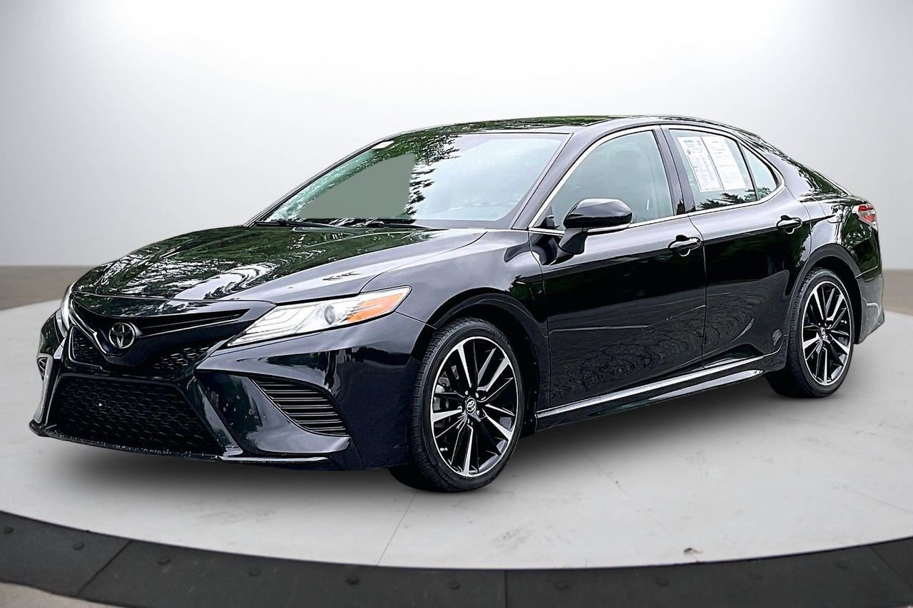 Used 2019 Toyota Camry XSE w/ Navigation Package FWD image 4