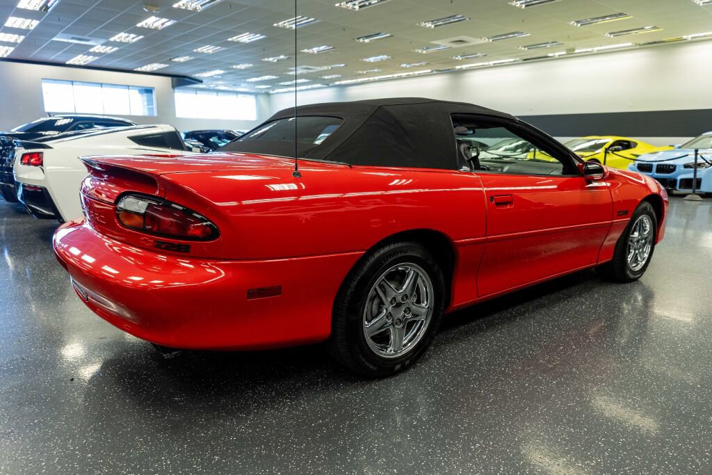 Used 1998 Chevrolet Camaro Z28 RWD image 5