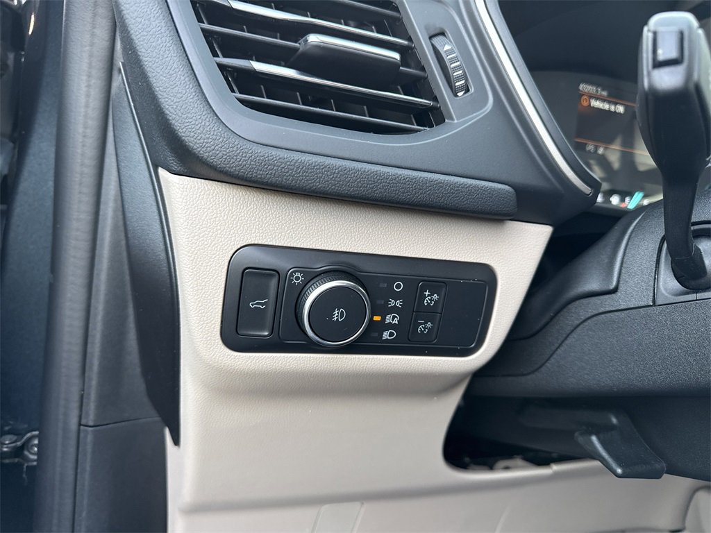 Used 2022 Ford Escape SEL image 13