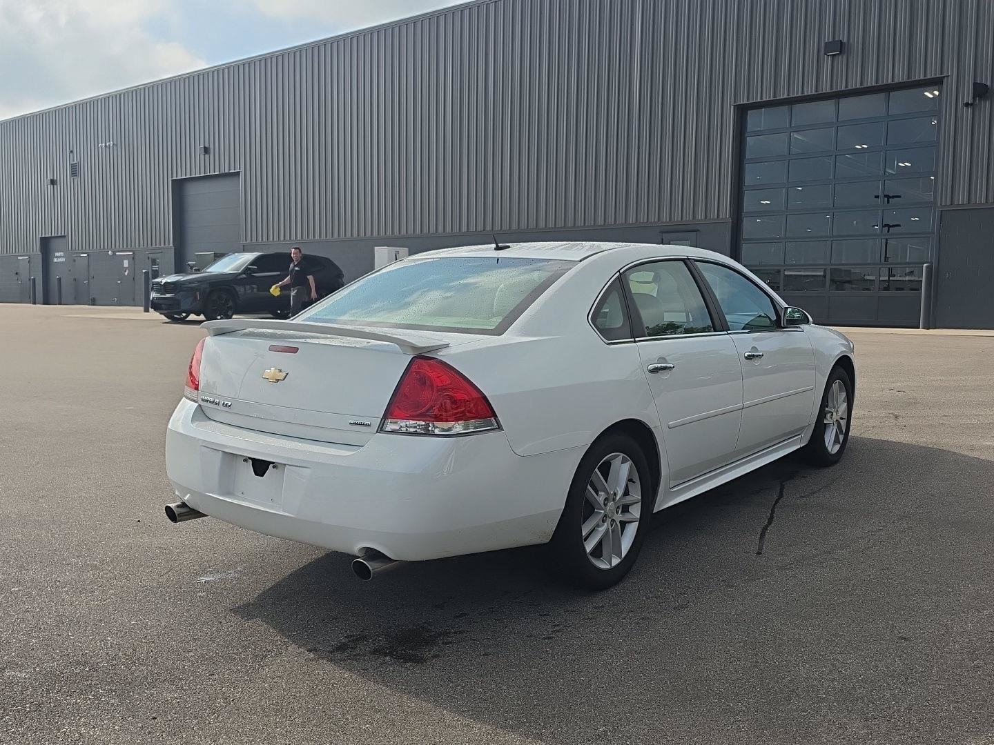 Used 2016 Chevrolet Impala LTZ FWD image 3