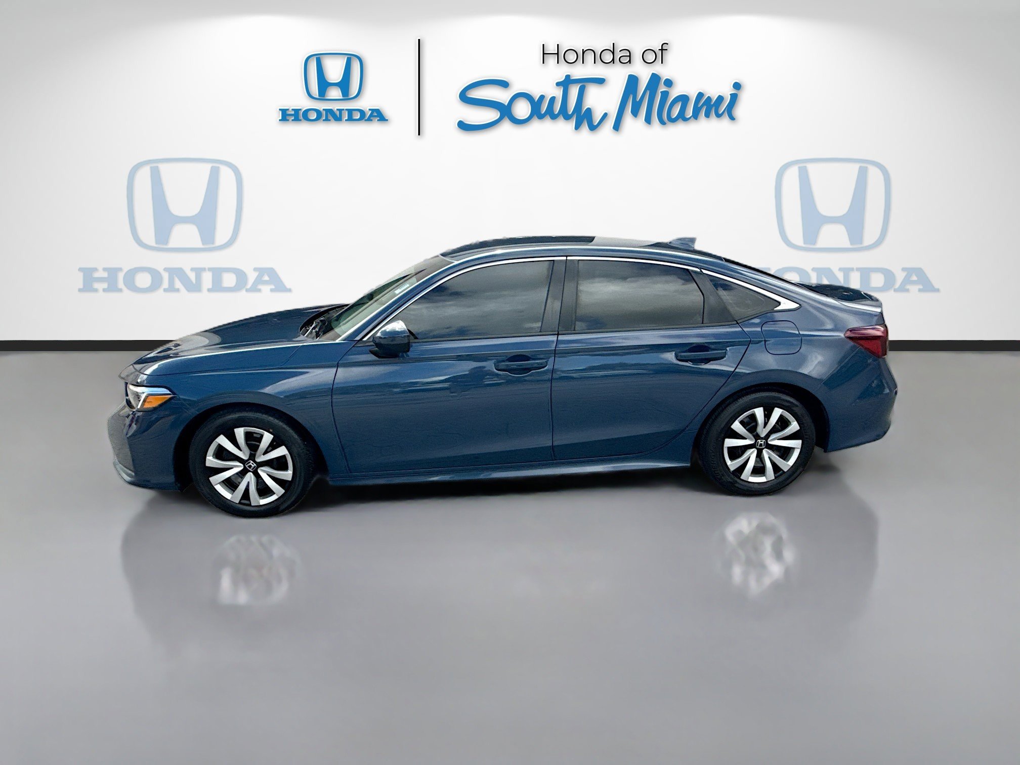 Certified 2025 Honda Civic LX image 4