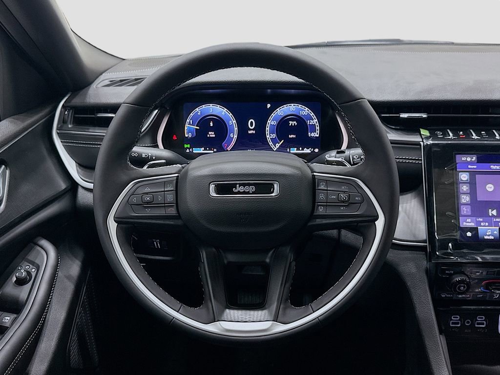 New 2025 Jeep Grand Cherokee Altitude image 29