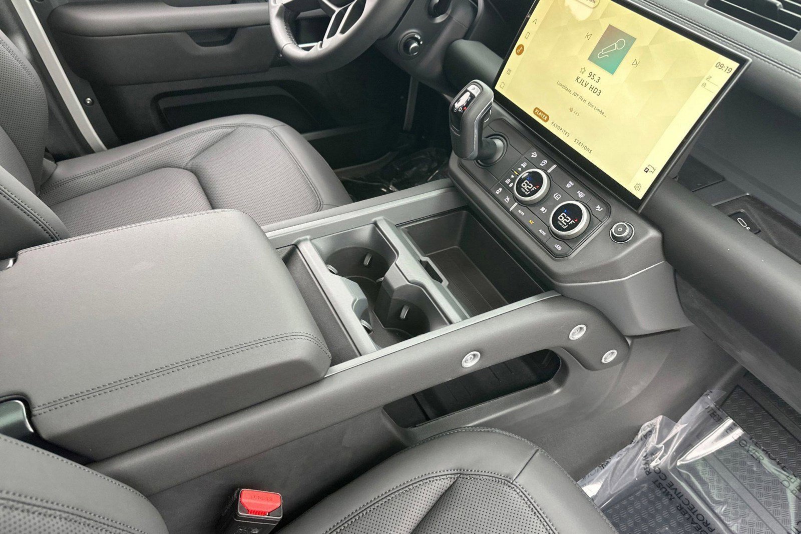 New 2026 Land Rover Defender 110 S AWD/4WD image 27