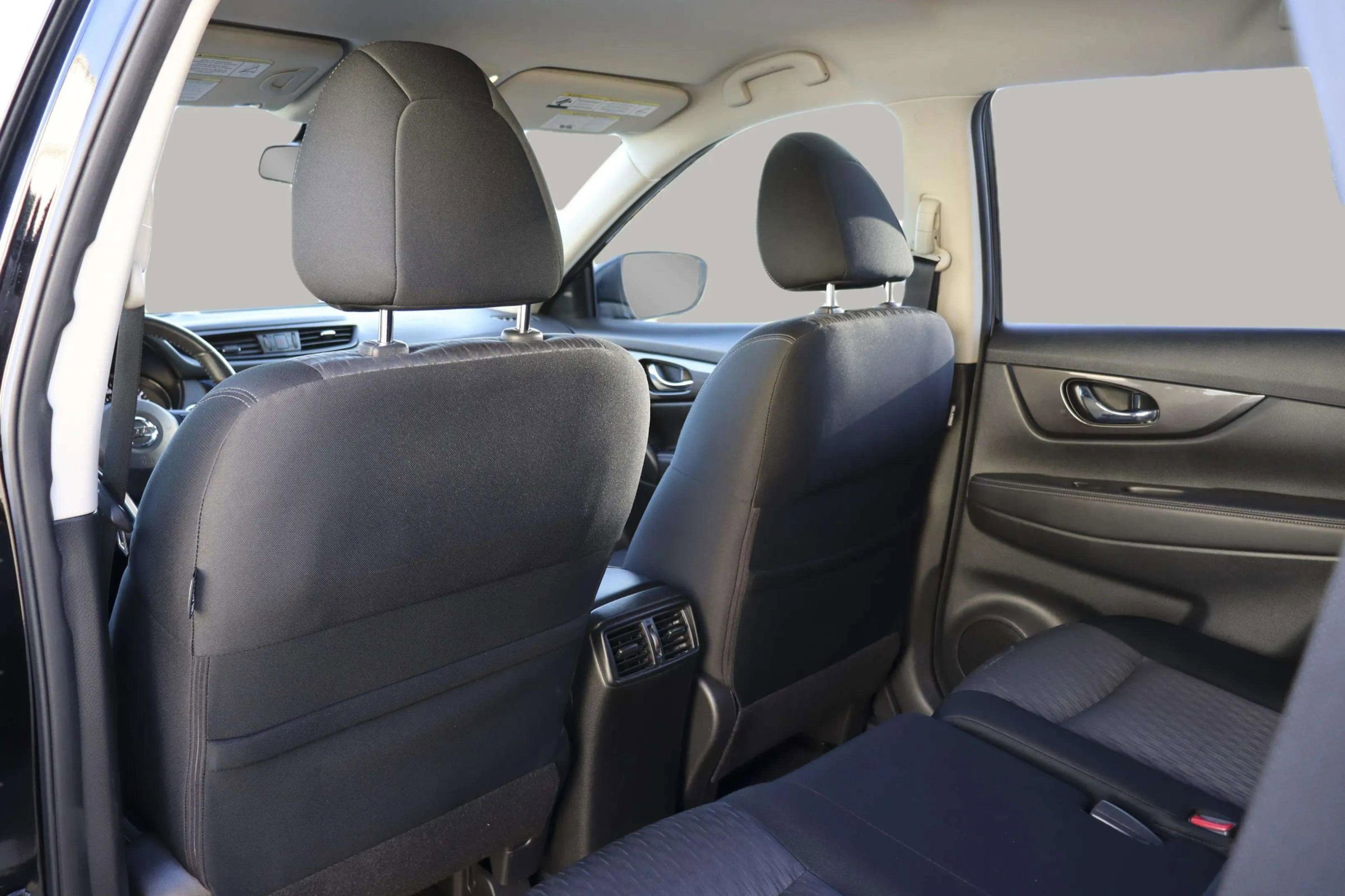 Used 2019 Nissan Rogue SV w/ Premium Package FWD image 26