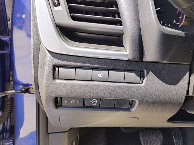 Used 2023 Nissan Rogue SV AWD/4WD image 16