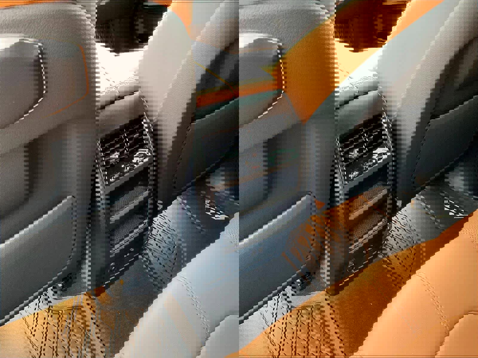 Used 2025 BMW X5 xDrive40i w/ Parking Assistance Package image 33