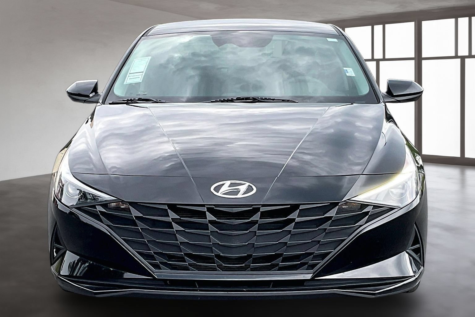 Used 2022 Hyundai Elantra SEL w/ Preferred Accessory Package FWD image 2