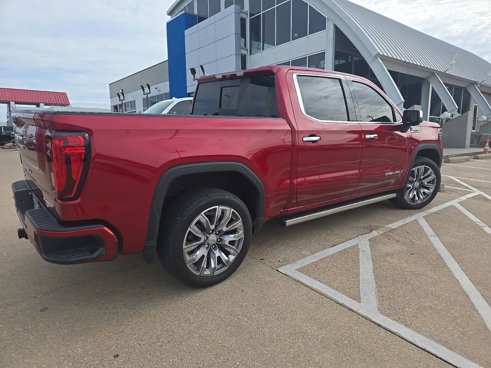 Certified 2023 GMC Sierra 1500 Denali w/ Denali Reserve Package AWD/4WD image 6