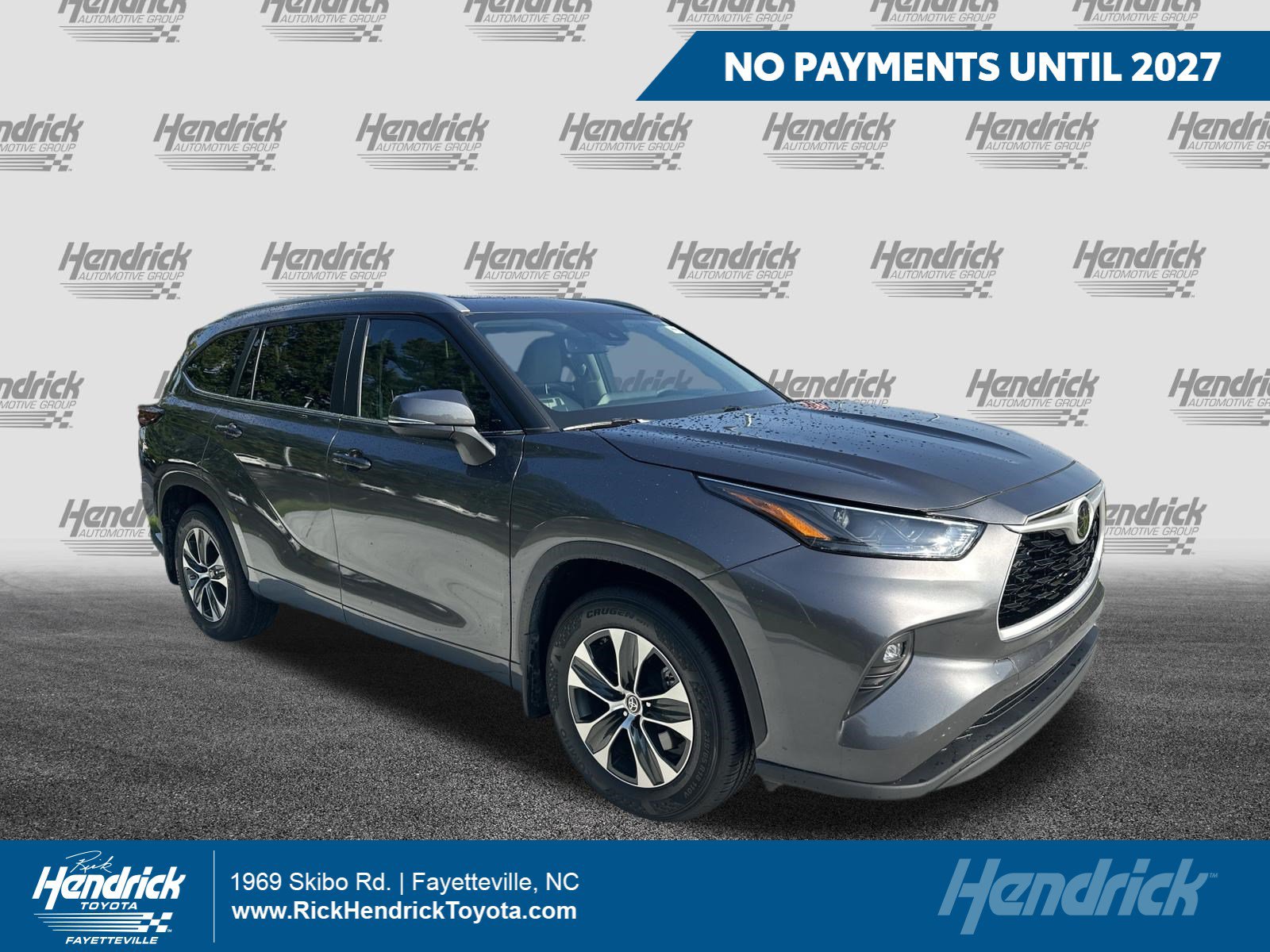Used 2024 Toyota Highlander XLE FWD image 1
