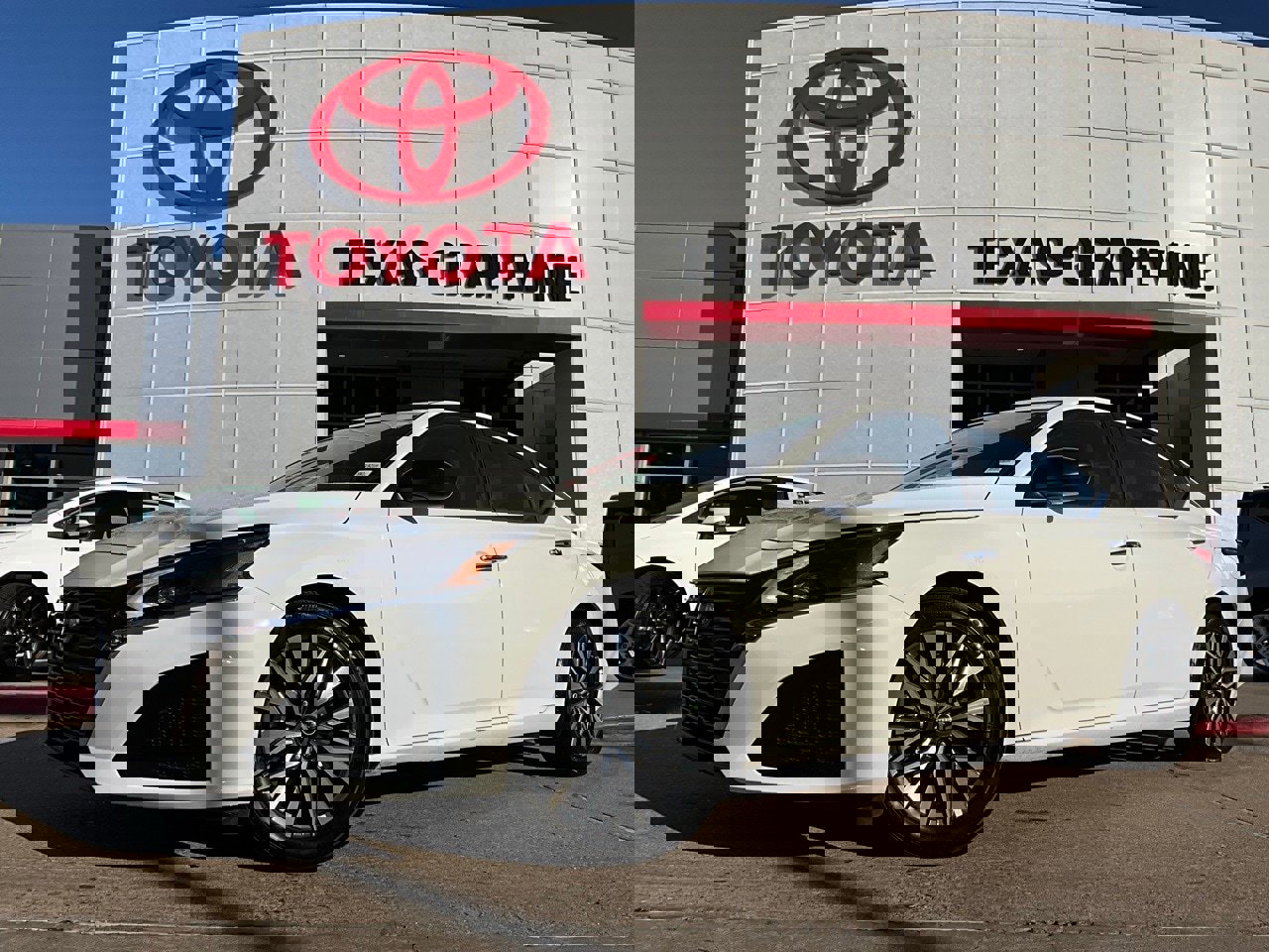 Used 2025 Nissan Altima 2.5 SV image 2