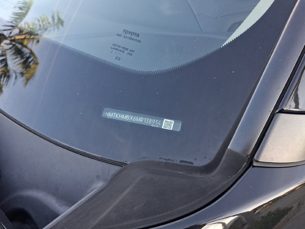 Used 2021 Toyota C-HR LE FWD image 26