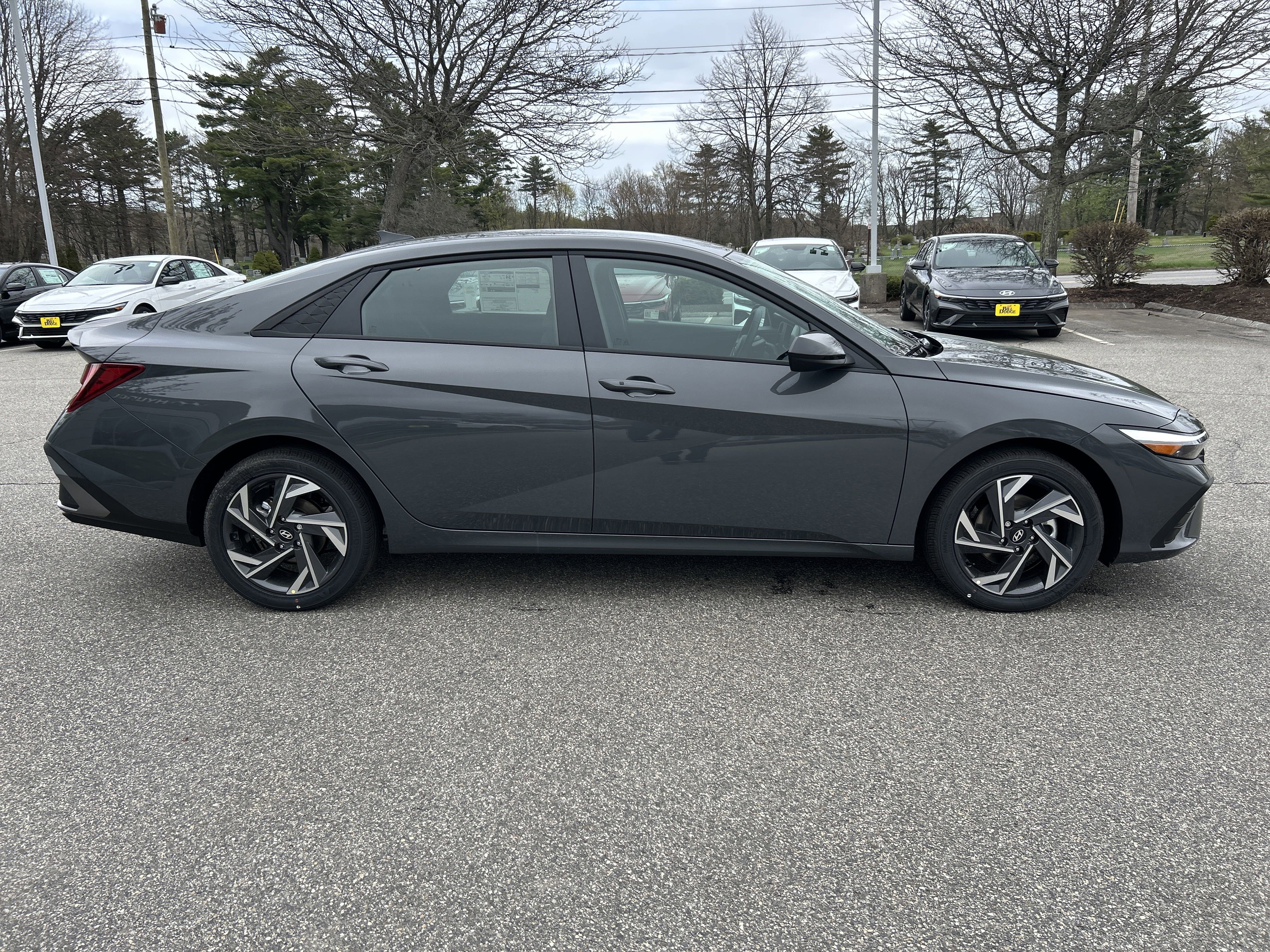 Used 2025 Hyundai Elantra Sport image 4