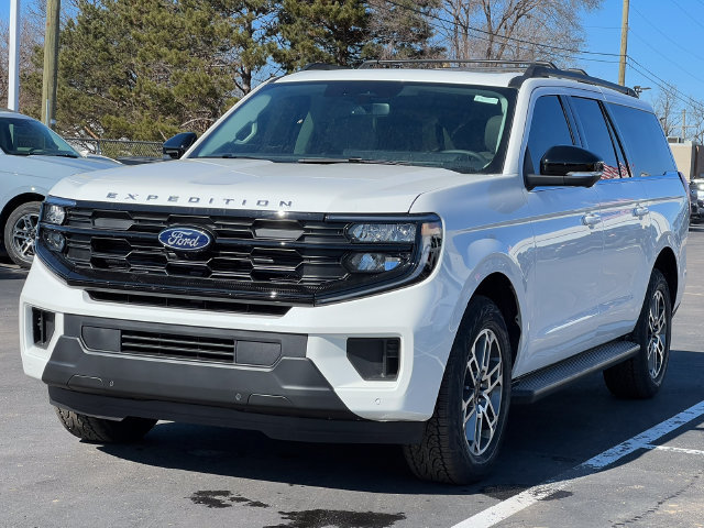 New 2026 Ford Expedition Max Active AWD/4WD image 2