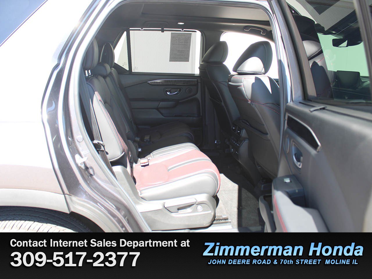 Certified 2025 Honda Pilot Black Edition image 8