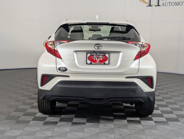 Used 2019 Toyota C-HR XLE FWD image 6