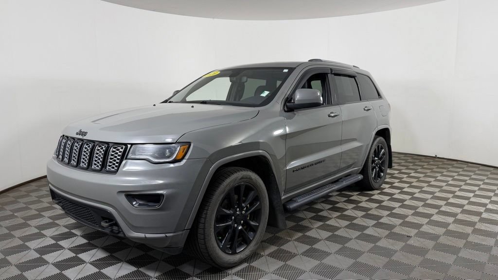 Used 2020 Jeep Grand Cherokee Altitude AWD/4WD image 3