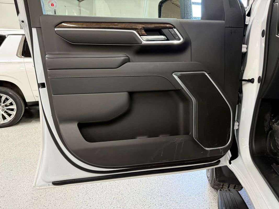 Used 2025 GMC Sierra 2500 SLE w/ Preferred Package image 10