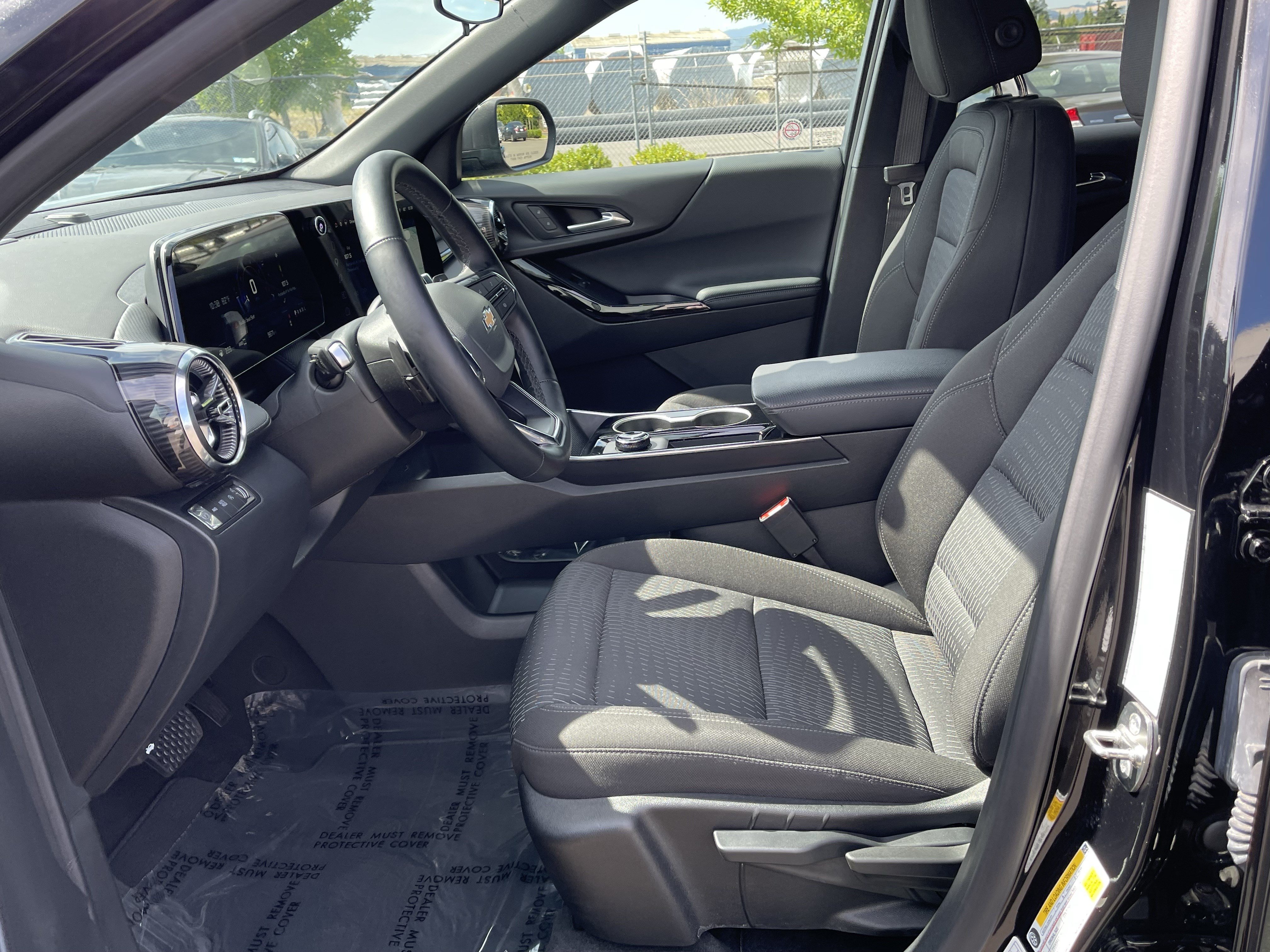 Used 2026 Chevrolet Equinox LT AWD/4WD image 12