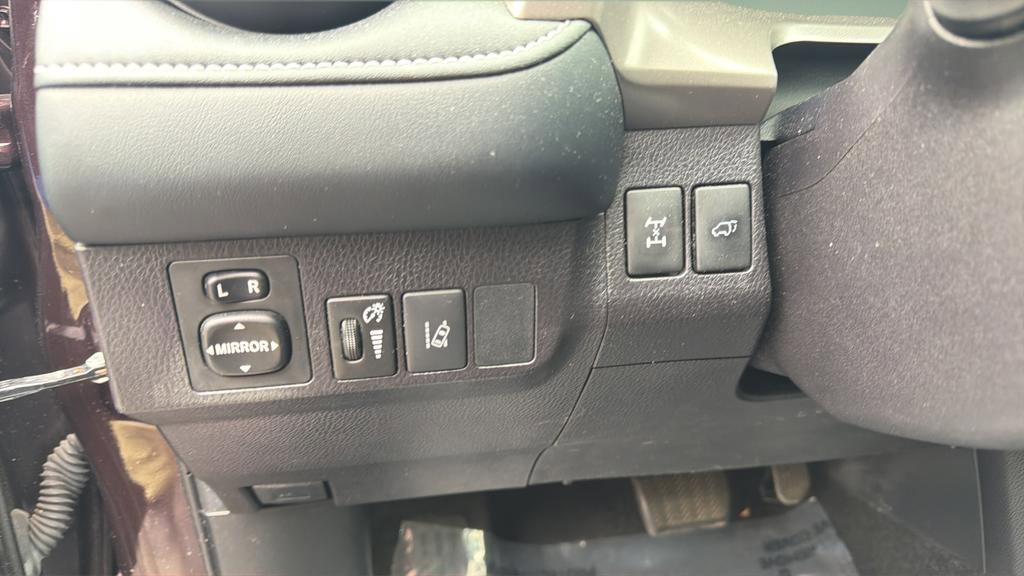 Used 2018 Toyota RAV4 Limited w/ All Weather Liner Package image 20