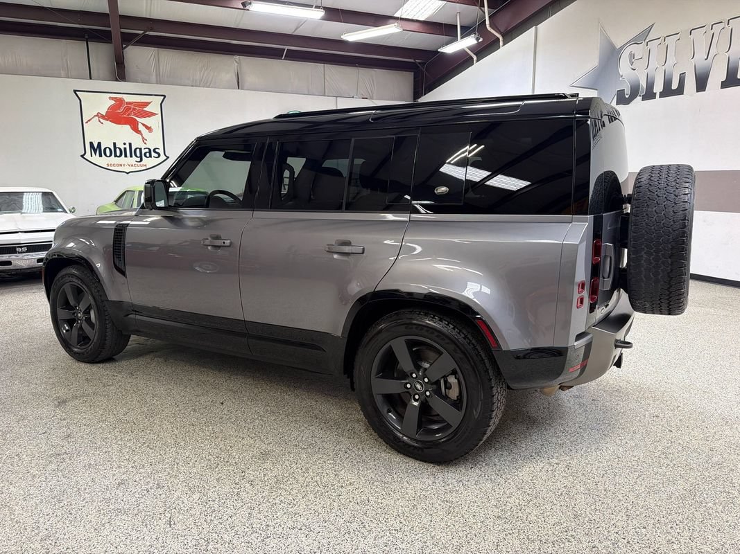 Used 2022 Land Rover Defender 110 X-Dynamic SE AWD/4WD image 4