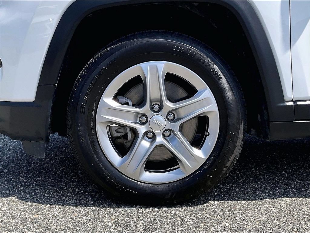 Used 2024 Jeep Compass Latitude AWD/4WD image 7