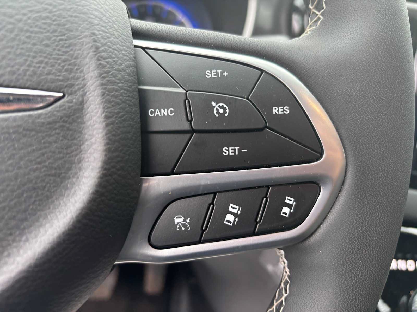 Used 2025 Chrysler Voyager LX FWD image 25