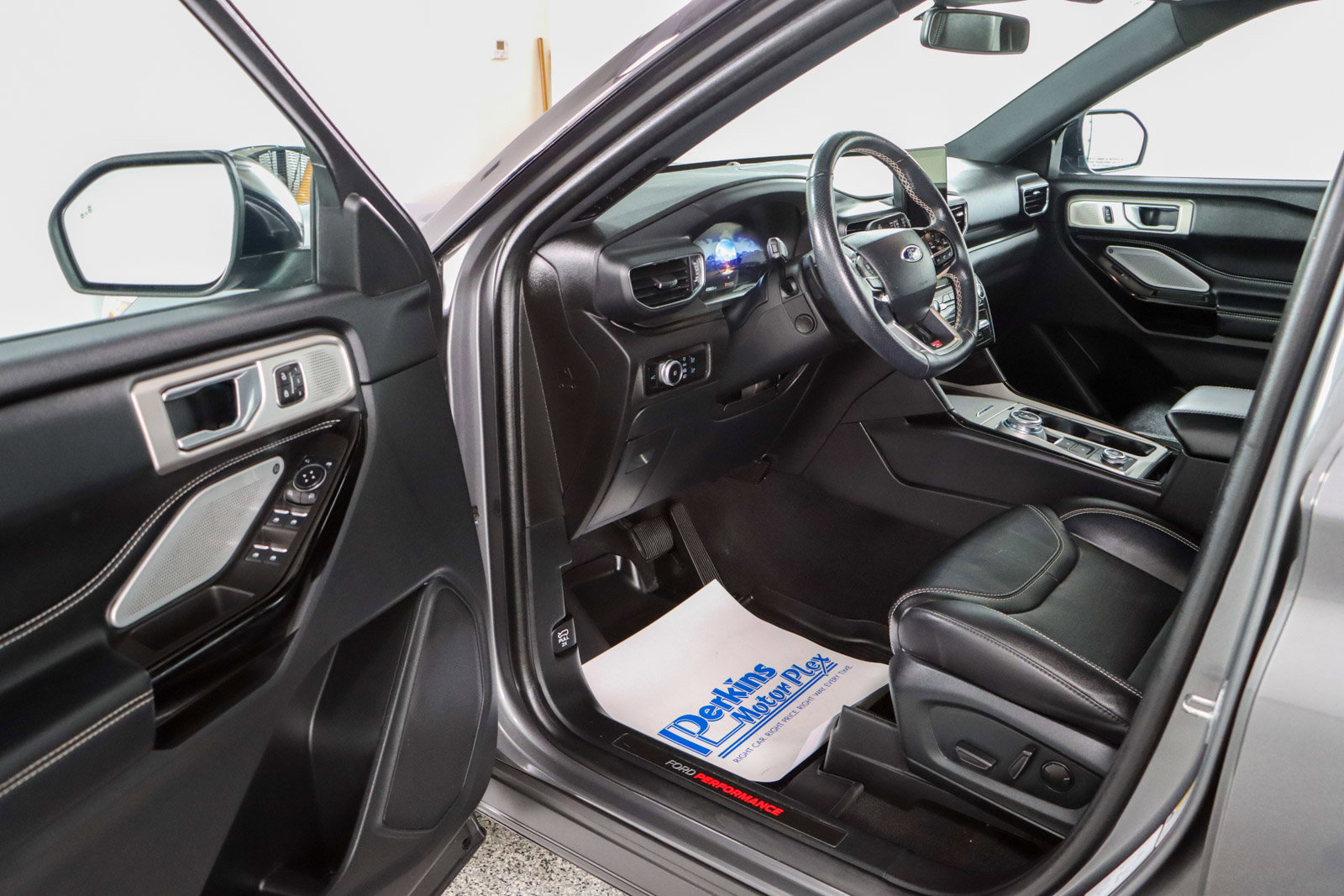 Used 2023 Ford Explorer ST w/ Technology Package AWD/4WD image 3