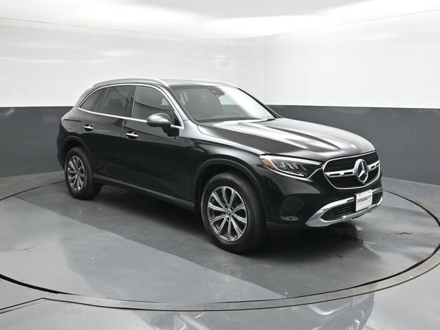 Used 2024 Mercedes-Benz GLC 300 4MATIC image 17