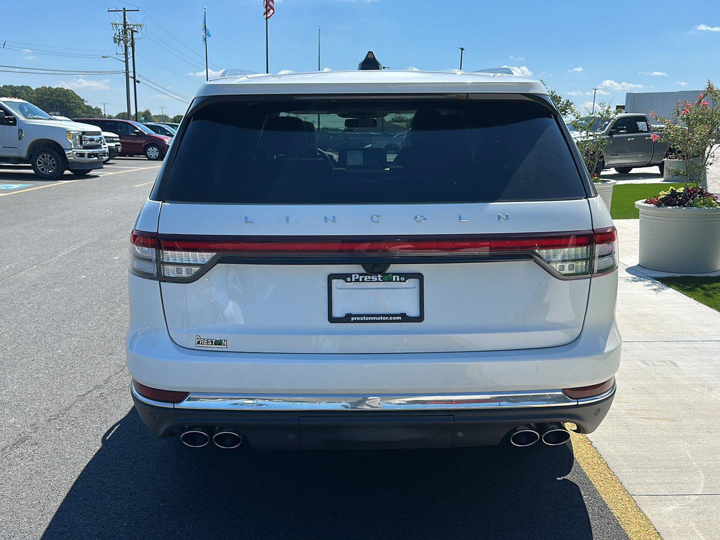 Used 2026 Lincoln Aviator AWD image 6