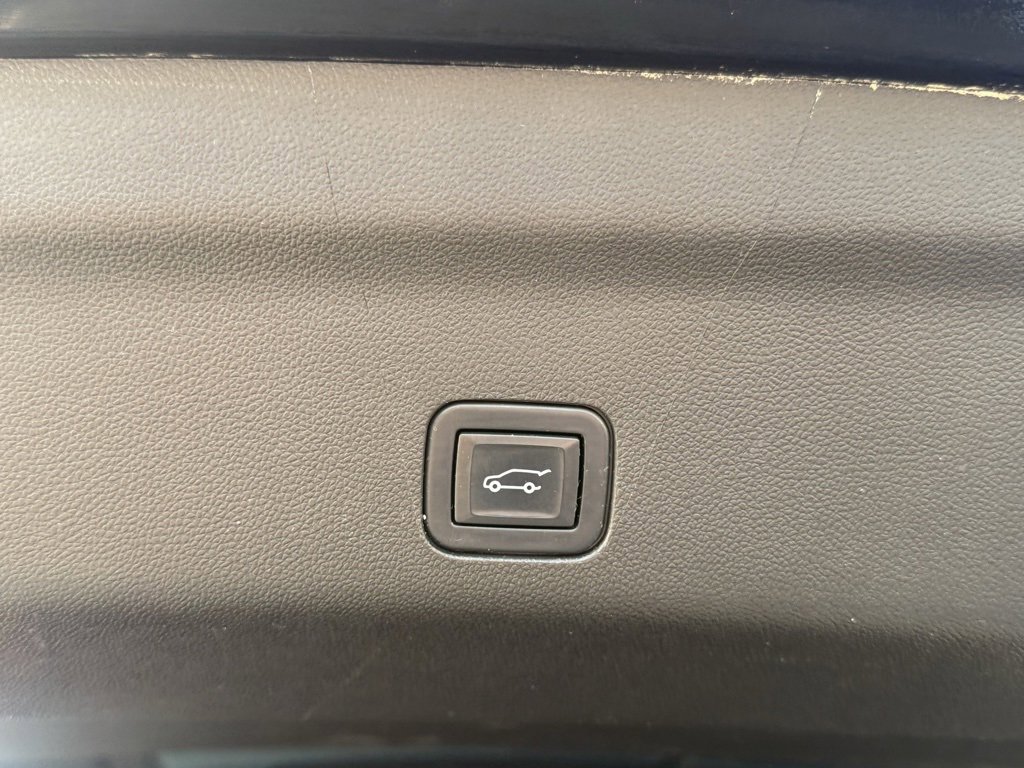 Used 2022 Chevrolet Tahoe Premier image 18