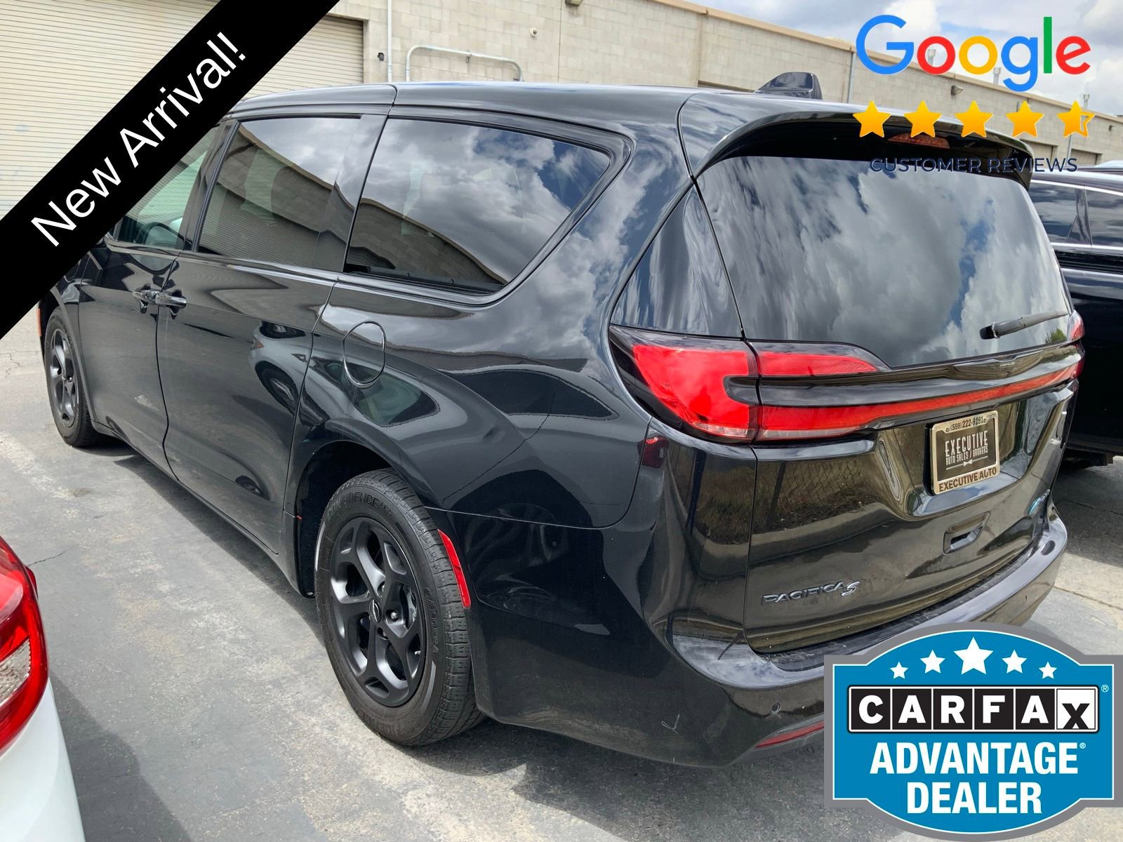 Used 2023 Chrysler Pacifica Touring-L w/ S Appearance Package FWD image 7