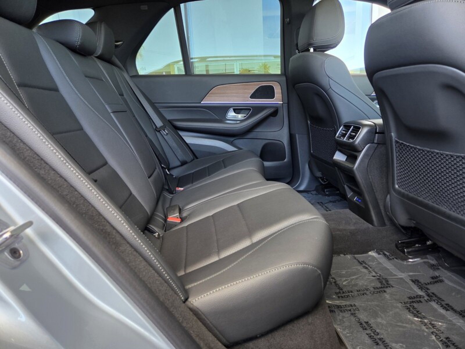 Certified 2025 Mercedes-Benz GLE 350 4MATIC w/ Winter Package image 18