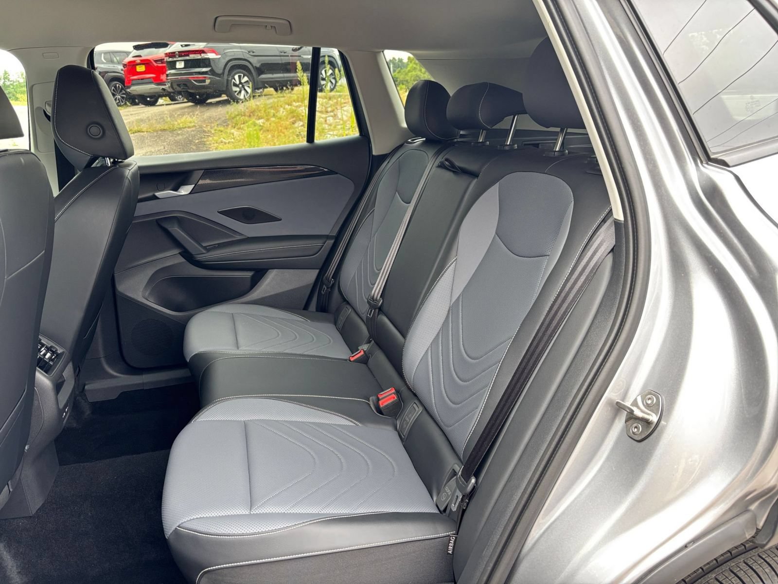 Used 2026 Volkswagen Tiguan SE AWD/4WD image 37