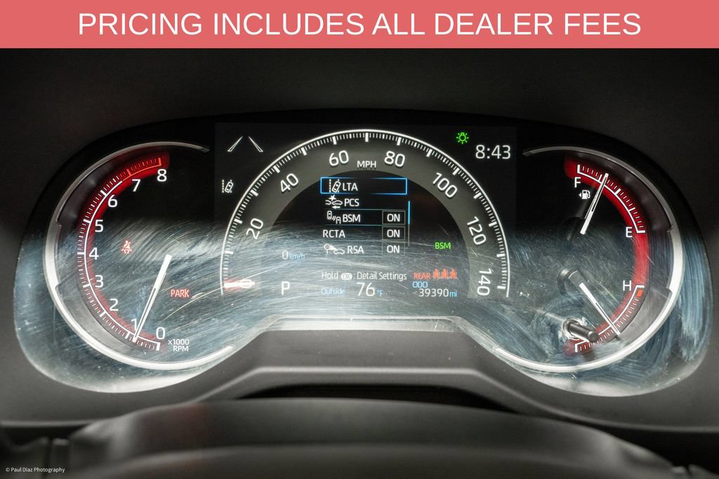 Used 2025 Toyota RAV4 XLE FWD image 16