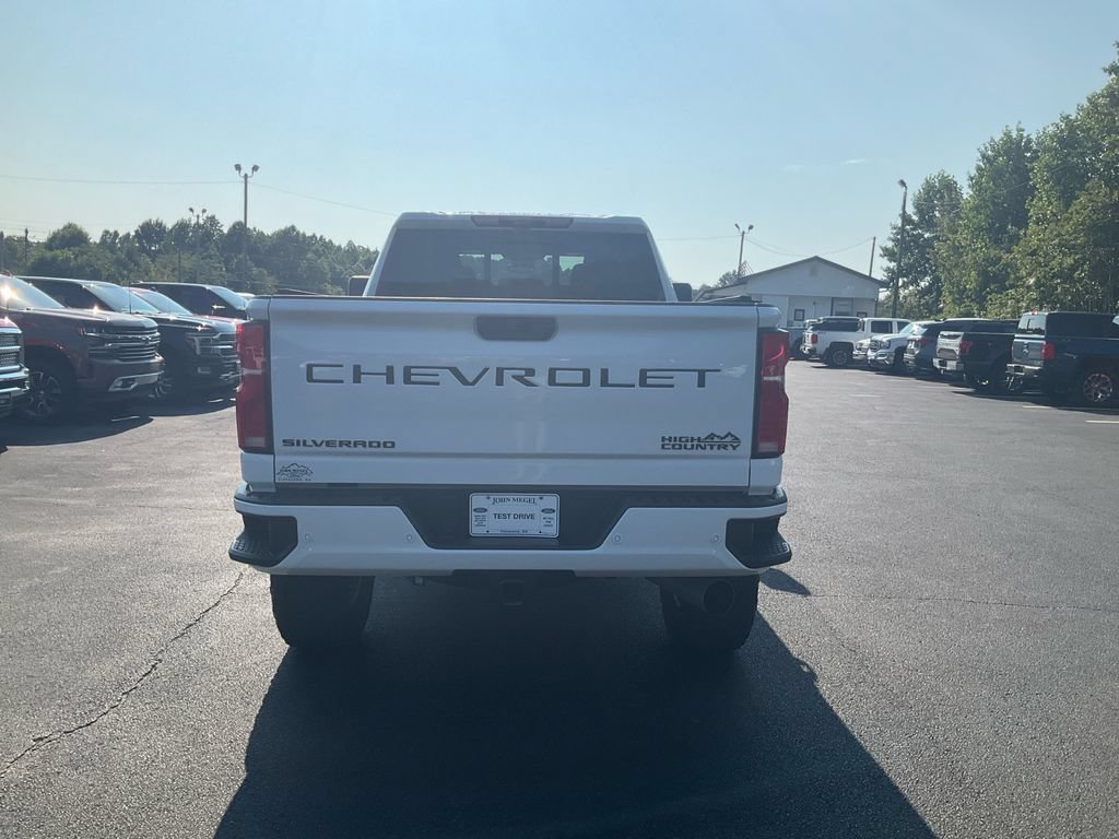 Used 2024 Chevrolet Silverado 3500 High Country w/ High Country Premium Package AWD/4WD image 6