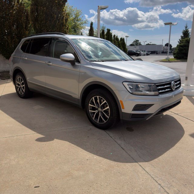 Used 2019 Volkswagen Tiguan SE w/ Panoramic Sunroof Package AWD/4WD image 8