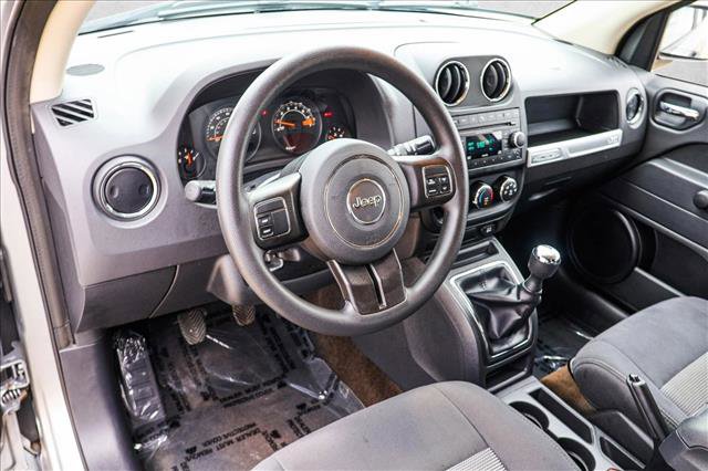 Used 2016 Jeep Compass Sport FWD image 10