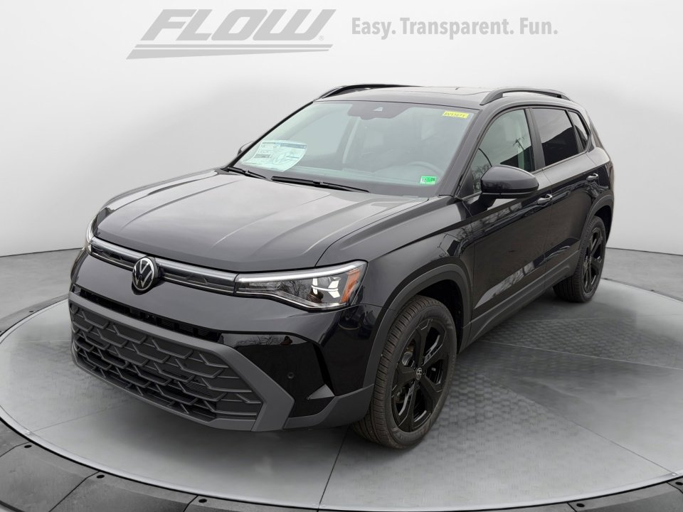 Used 2026 Volkswagen Taos SE AWD/4WD image 3