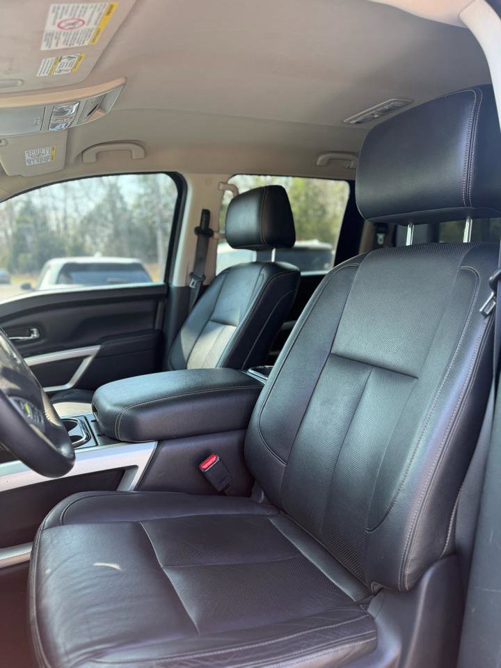 Used 2019 Nissan Titan SL w/ Chrome Package image 8