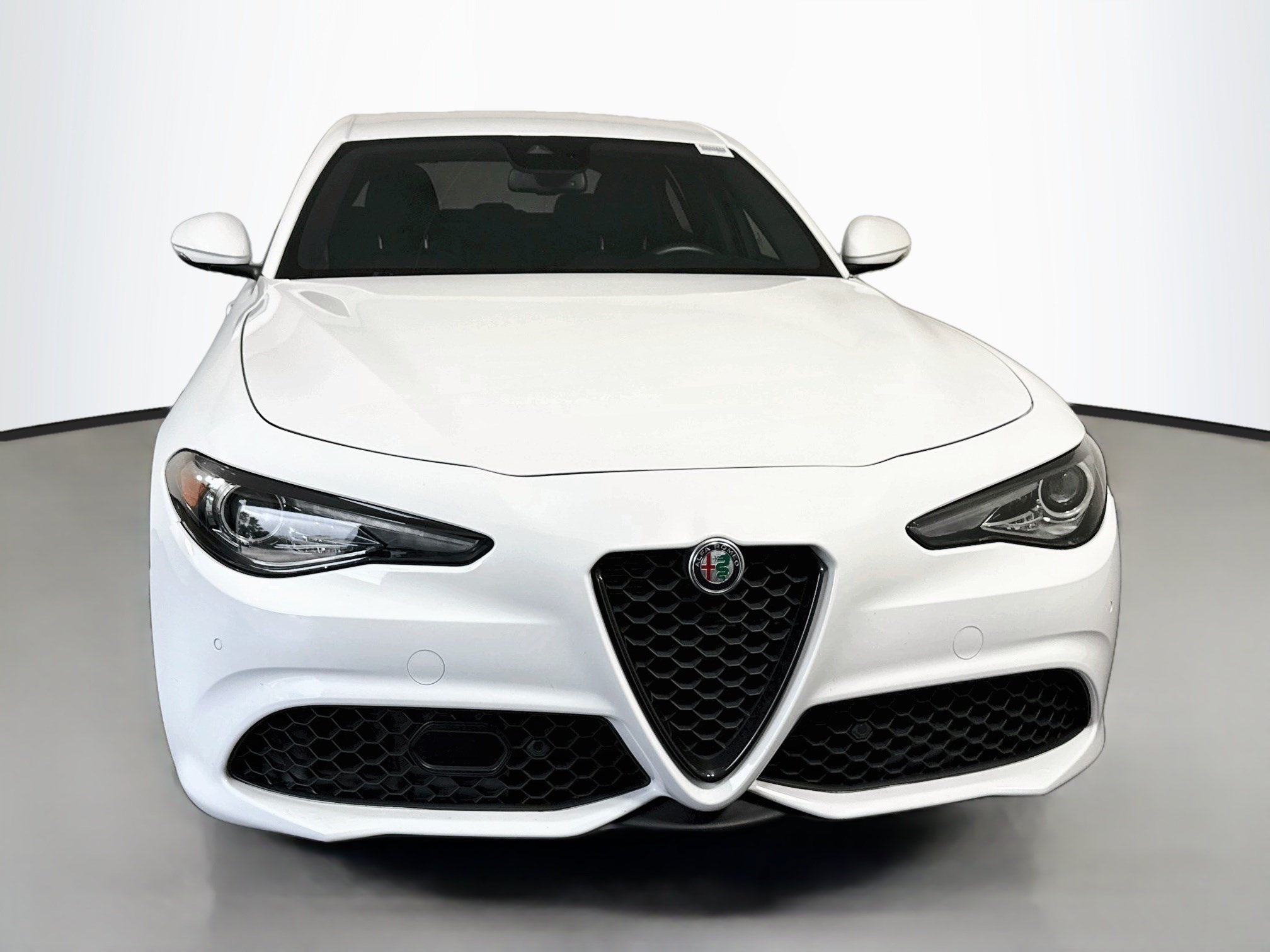 Used 2022 Alfa Romeo Giulia Sprint RWD image 2