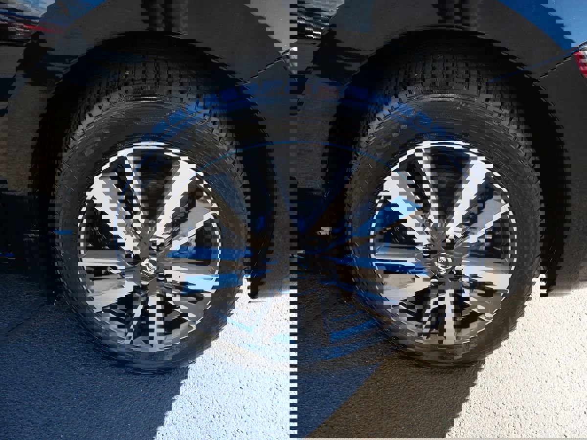 Used 2021 Nissan Versa SV image 32