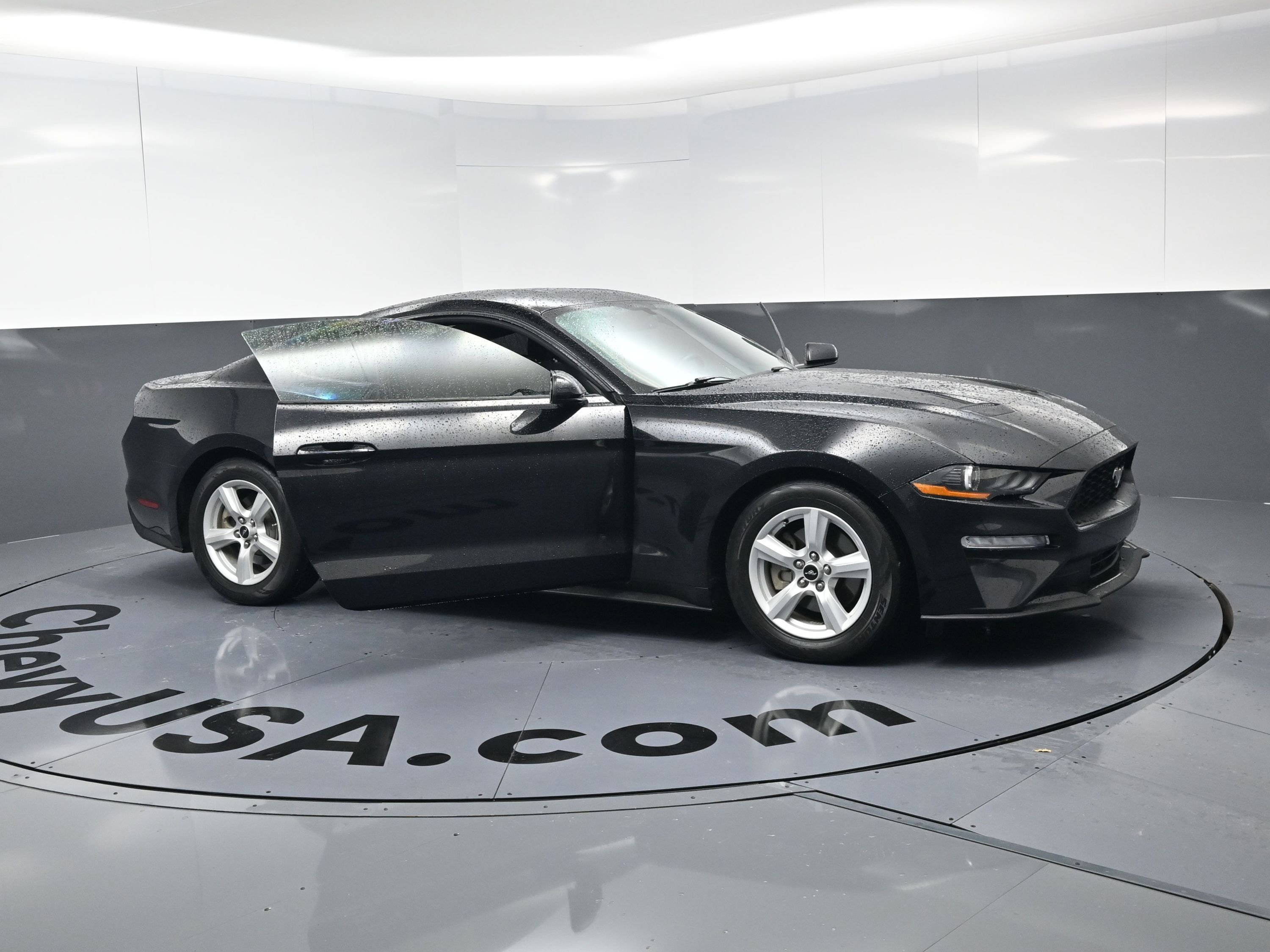 Used 2018 Ford Mustang Coupe image 21