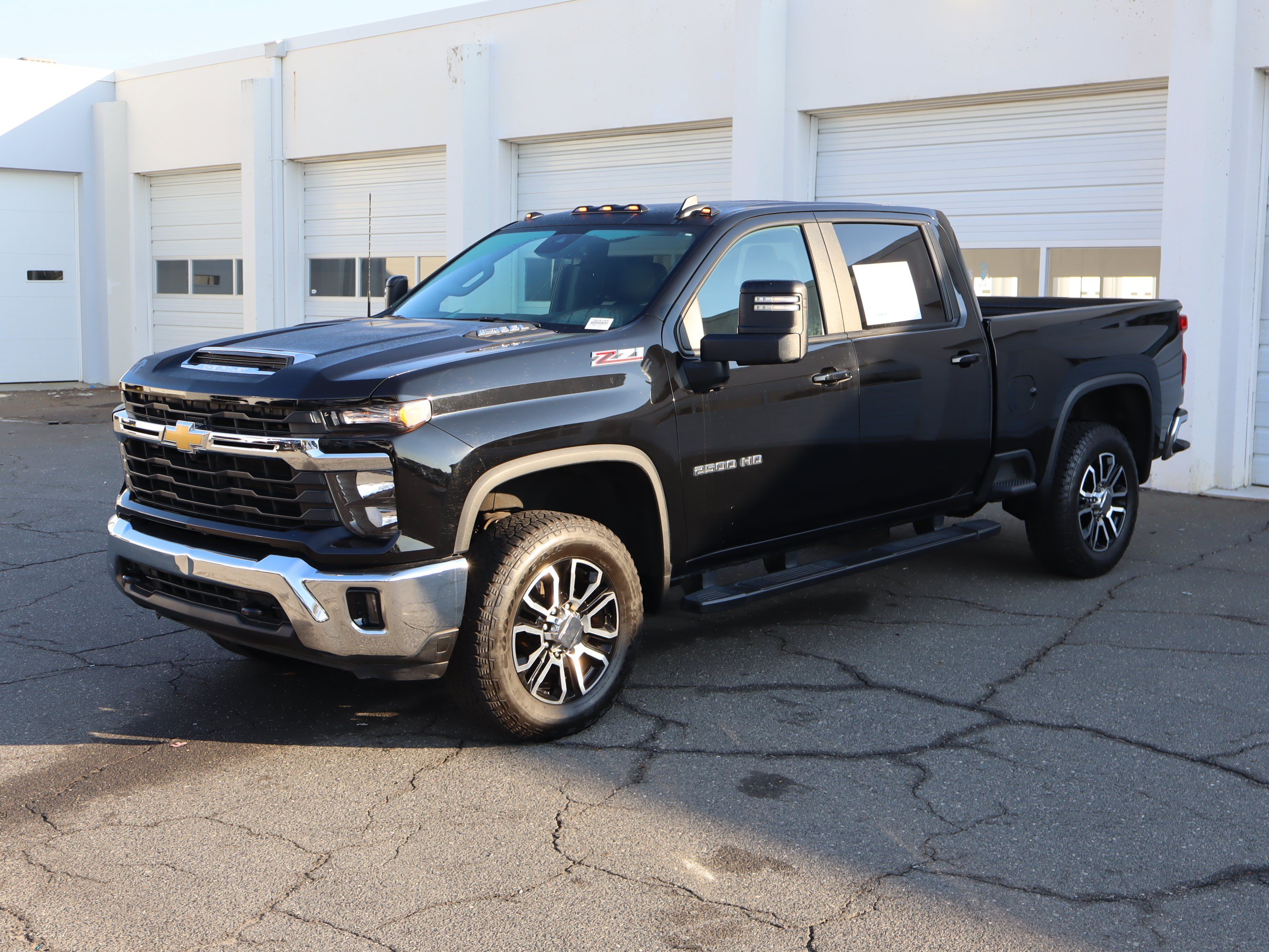 Used 2024 Chevrolet Silverado 2500 LT w/ All Star Edition AWD/4WD image 3