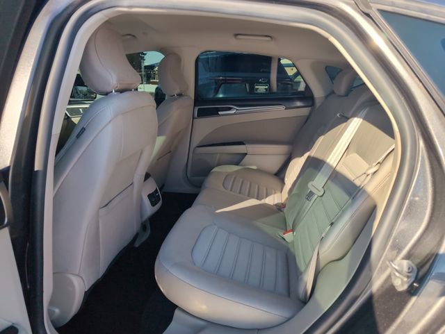 Used 2018 Ford Fusion SE image 9