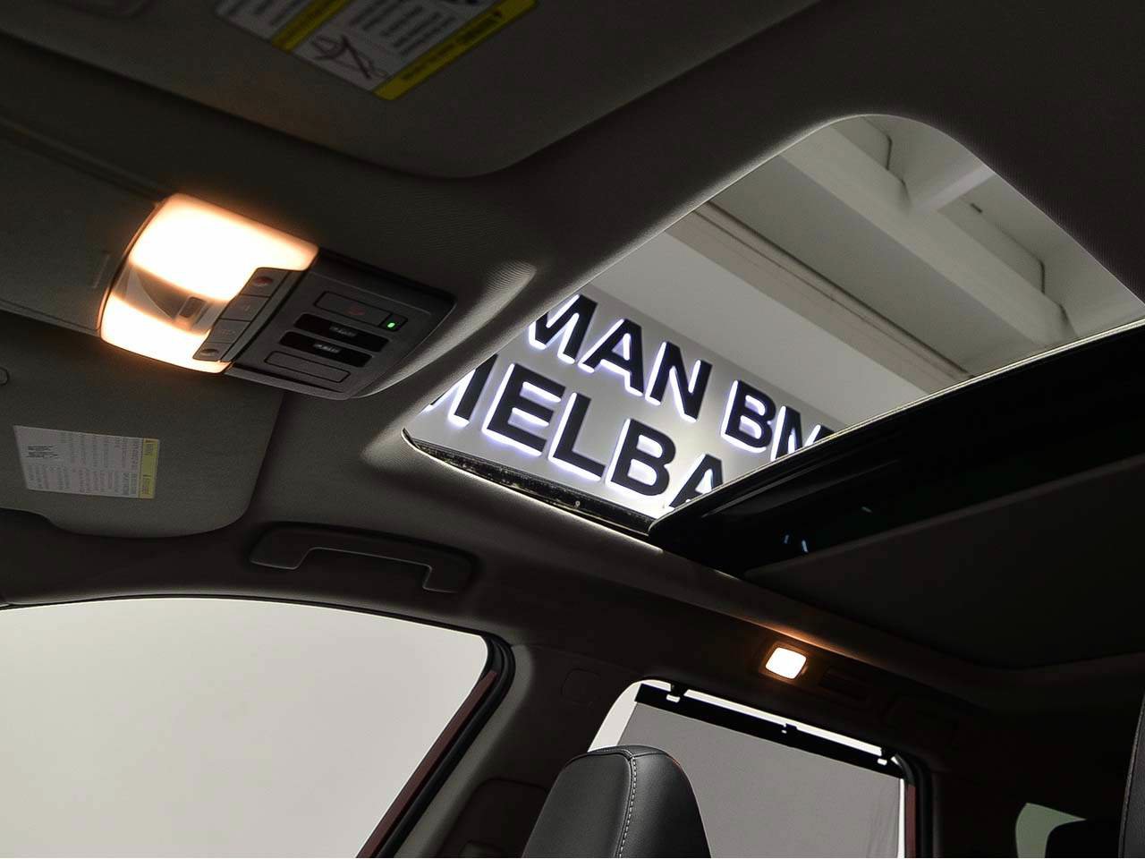 Used 2024 Nissan Pathfinder SL w/ SL Premium Package FWD image 7