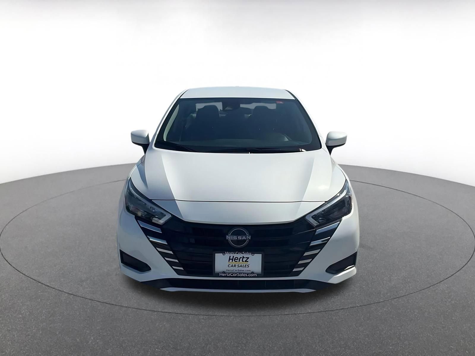 Used 2025 Nissan Versa SV w/ Trunk Package image 4