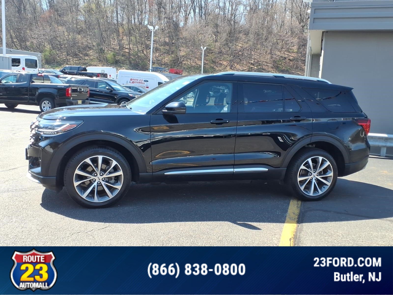 Certified 2025 Ford Explorer Platinum w/ Ultimate Package AWD/4WD image 5