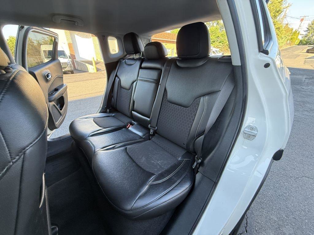 Used 2018 Jeep Compass Latitude w/ Popular Equipment Group AWD/4WD image 20