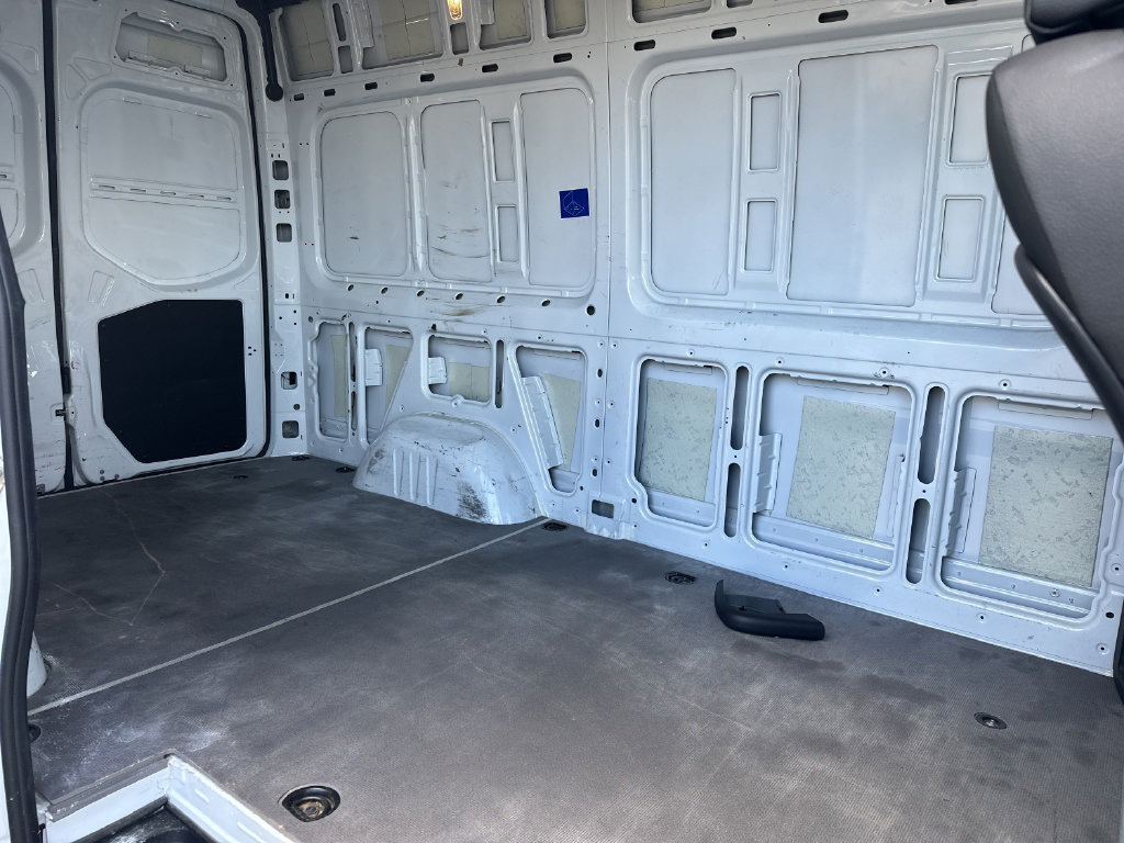 Used 2025 Mercedes-Benz Sprinter 2500 image 12