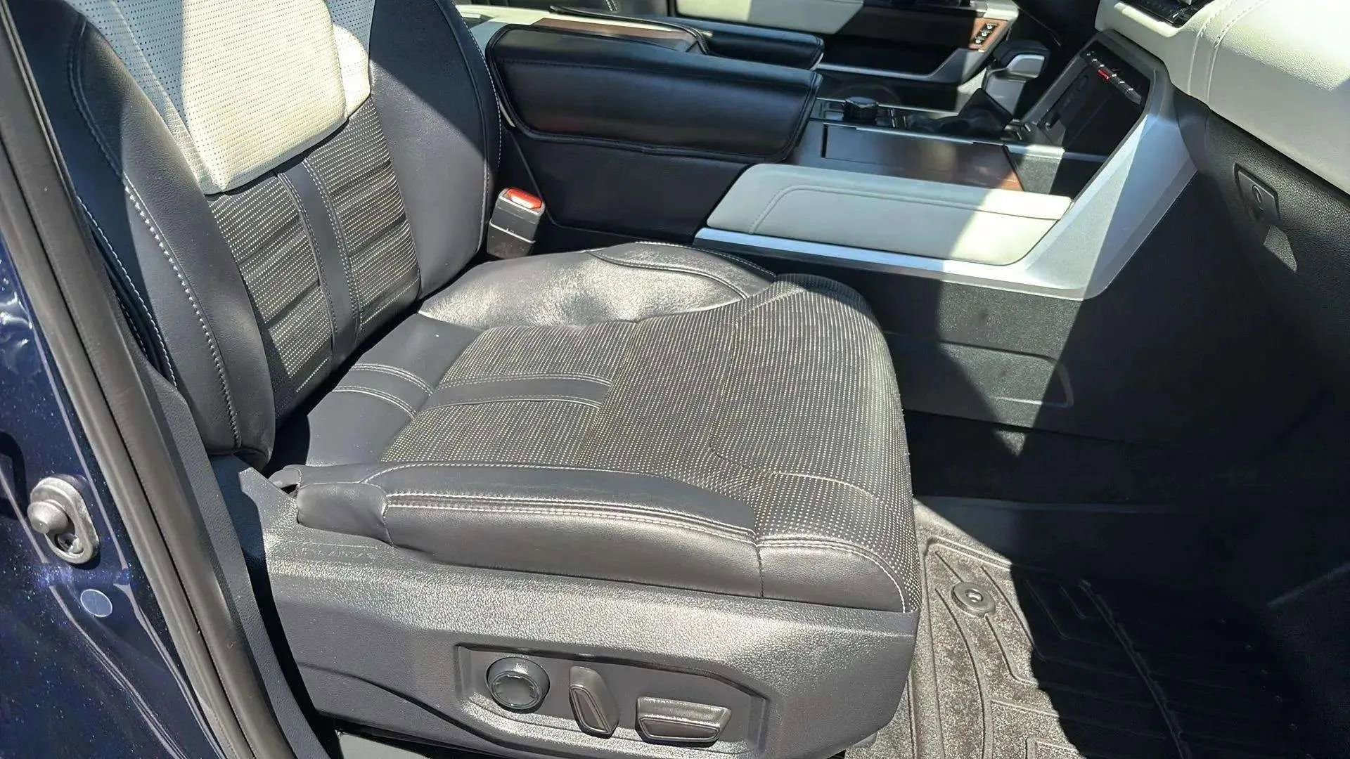 Used 2022 Toyota Tundra Capstone image 33